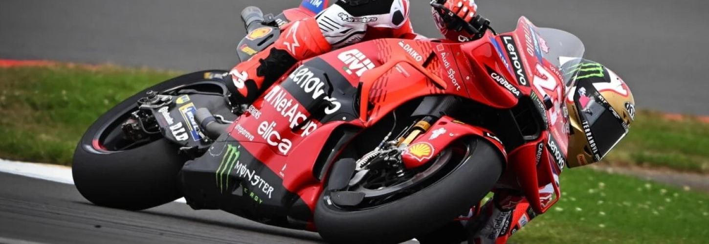 MotoGP: Bastianini passa Martín após erro no fim e vence na Inglaterra