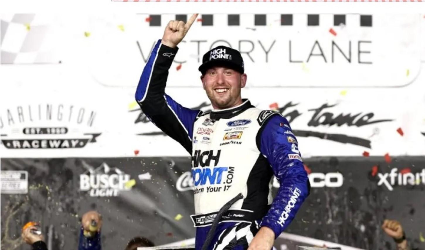 Briscoe segura Busch e encerra seca com vitória na etapa de Darlington da Nascar