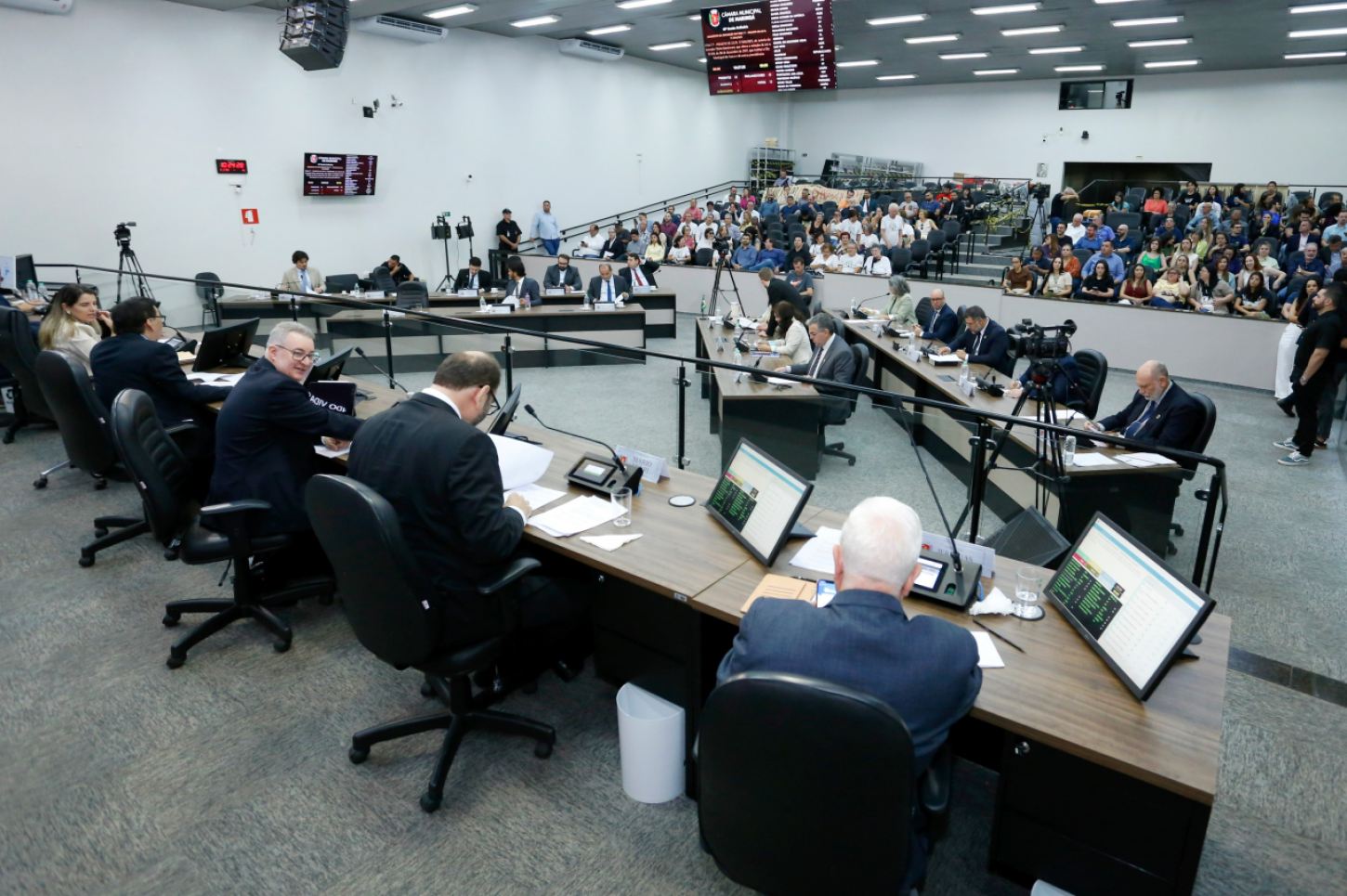 Câmara aprova em primeira discussão atualização do IPTU 2026 em Maringá