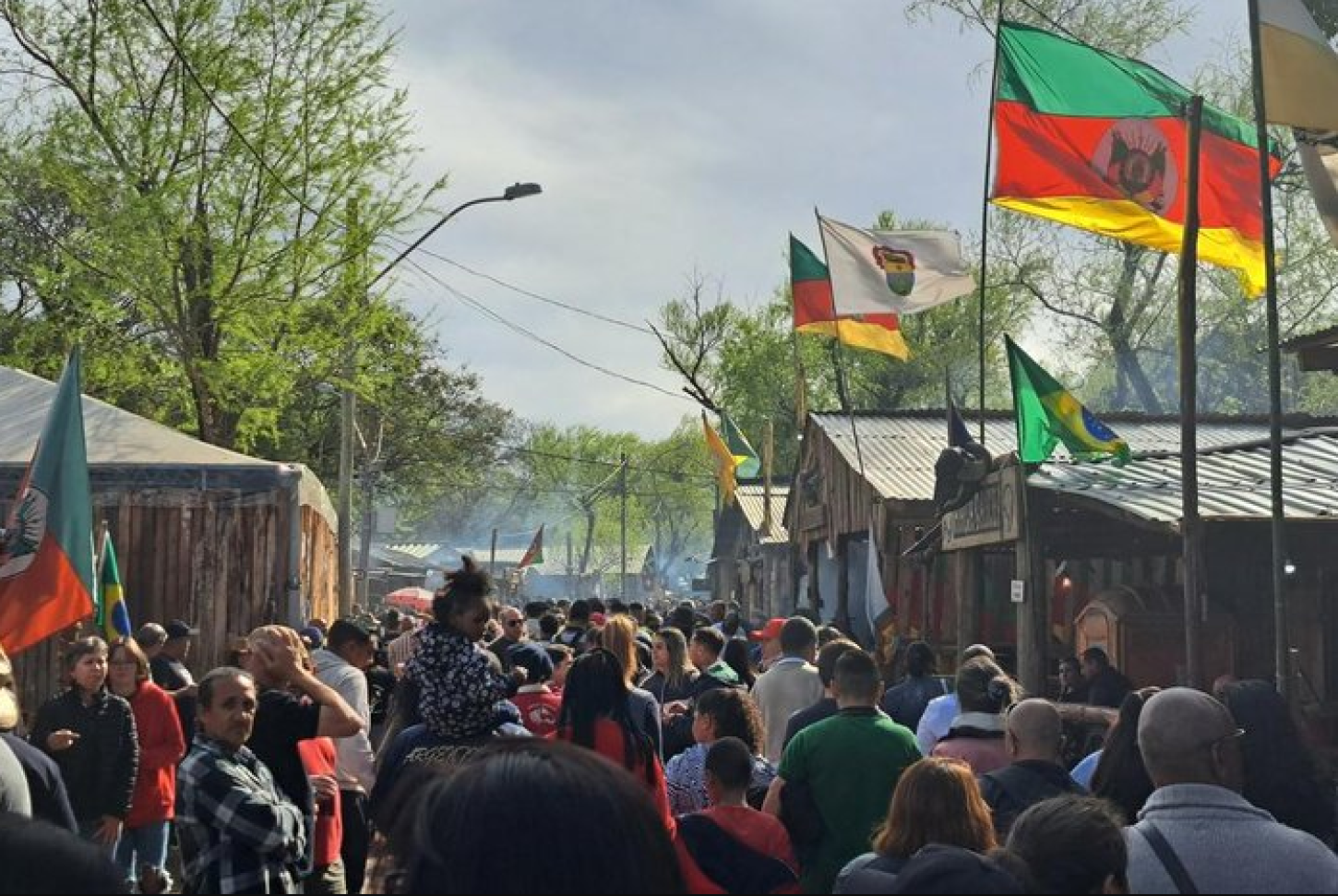 Ciranda Prateada leva idosos ao Acampamento Farroupilha