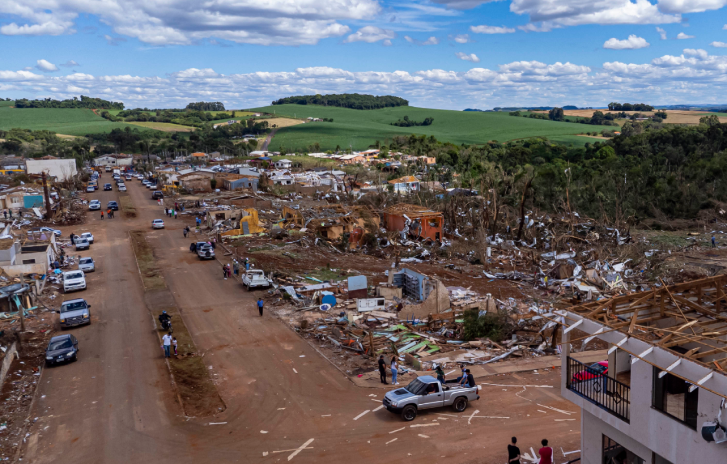 Estado já se prepara para reconstruir casas, Apae, e escolas de Rio Bonito do Iguaçu