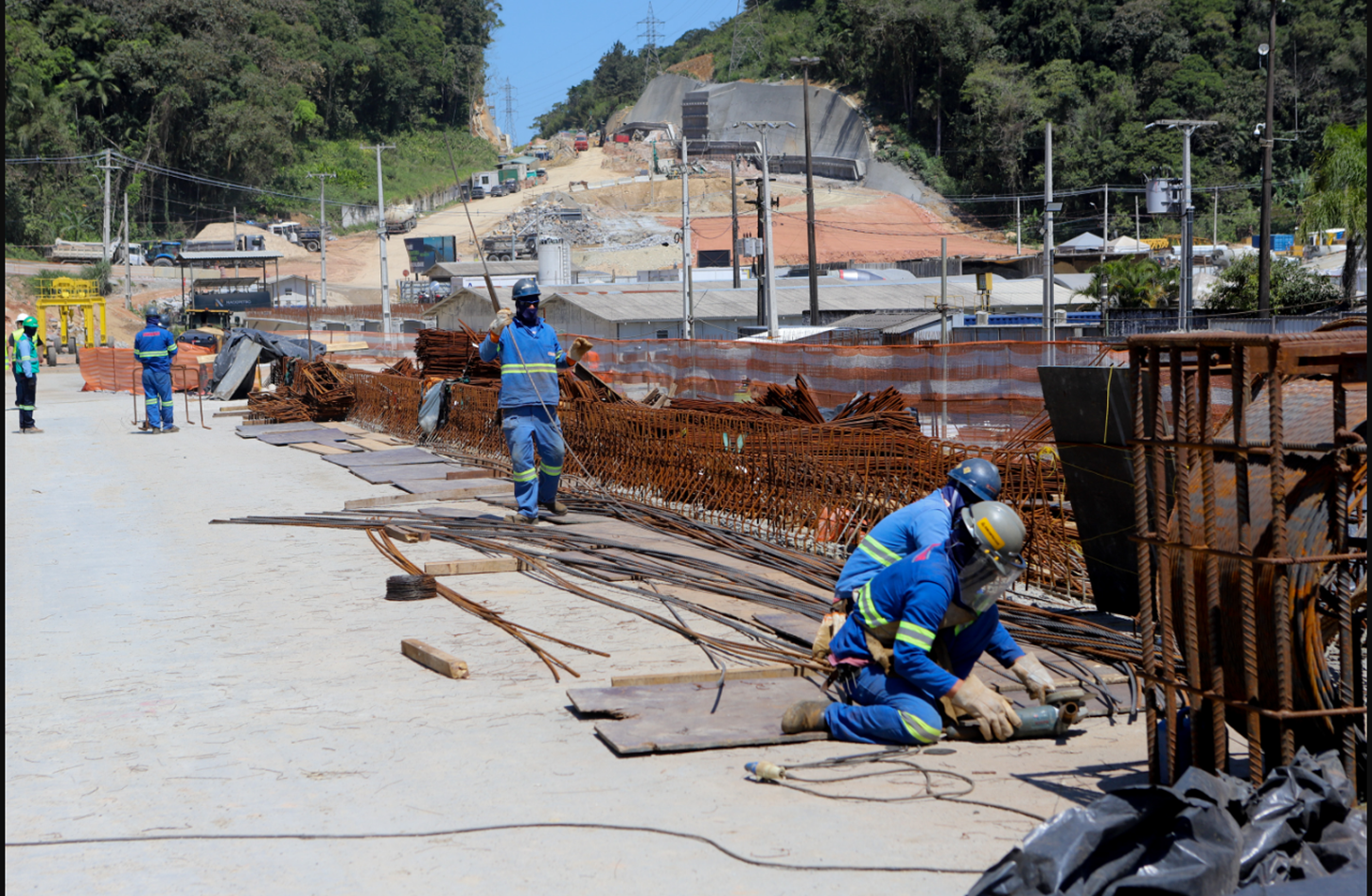Semana abre com 23,7 mil vagas de empregos nas Agências do Trabalhador do Paraná.