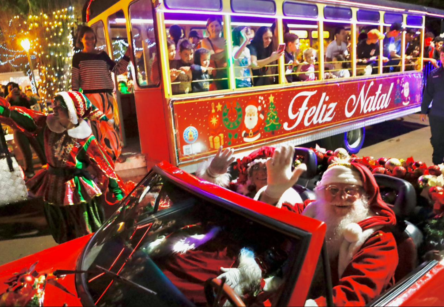 Com música e diversão, Papai Noel é recebido no distrito de Floriano