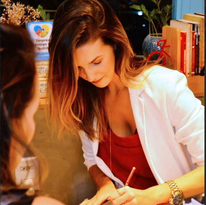 Renata Machado Tottola leva desenvolvimento humano do campo teórico à transformação prática da sociedade