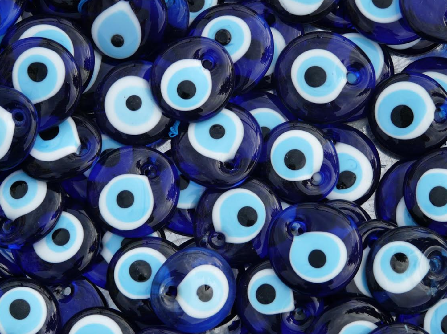 Inveja à Espreita: Práticas Místicas Ganham Força na Proteção da Energia Pessoal