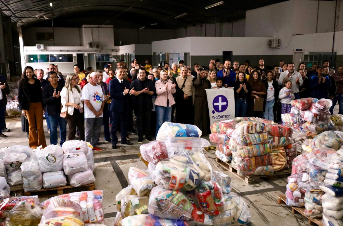Entidades assistenciais recebem alimentos arrecadados na 49ª edição da Prova Rústica Tiradentes