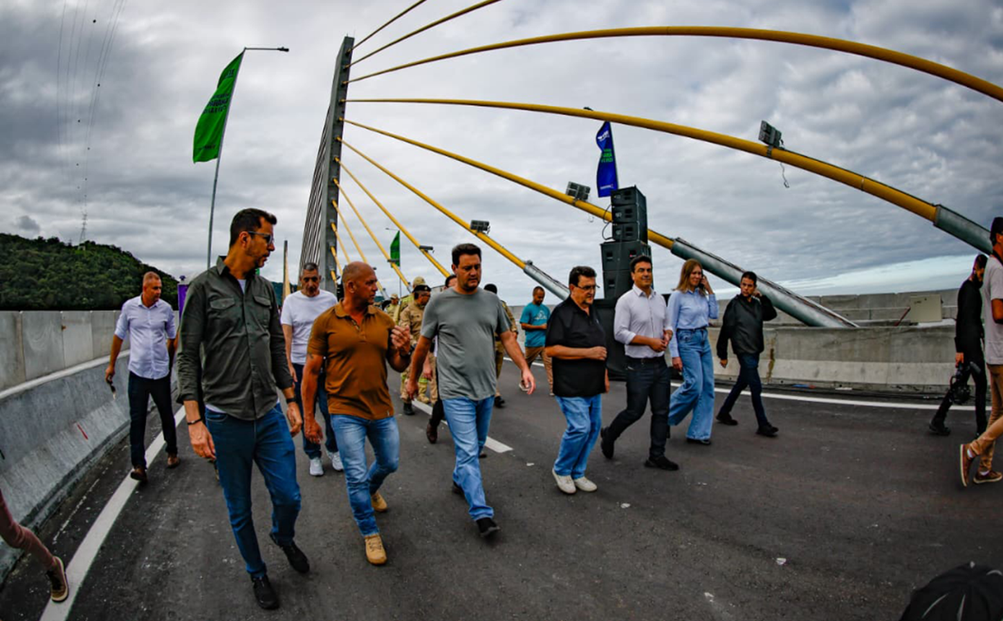 Novo cronograma: Ponte de Guaratuba terá liberação de veículos no sábado, às 11h30