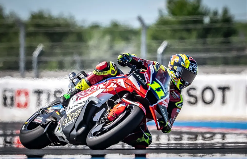 Moreira voltou a pressionar Miller pelo sexto lugar na 18ª volta, conseguindo a ultrapassagem na volta seguinte. Foto:Divulgação
