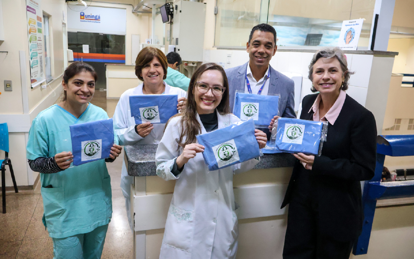 Material descartado em cirurgias ganha novo uso e vira bolsas para pacientes do Hospital Municipal