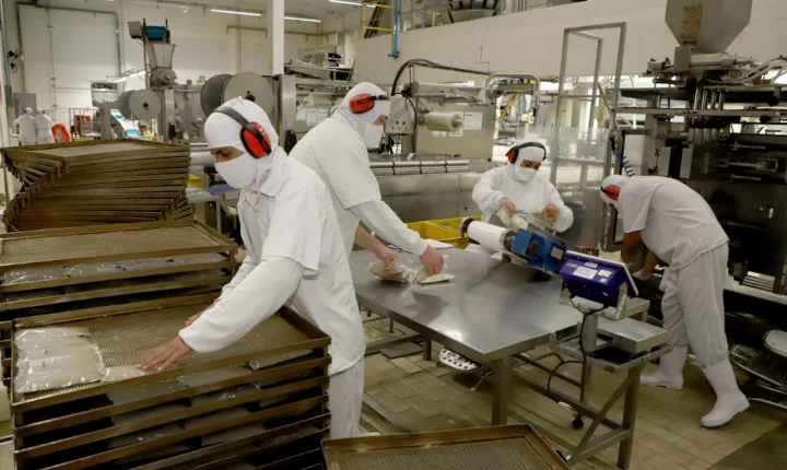 Agências do Trabalhador do Paraná têm milhares de vagas em todos os setores da economia.