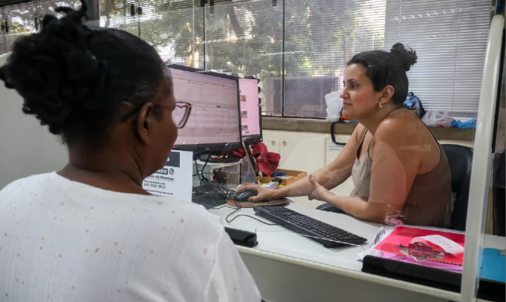 Após implementação da jornada flexível no funcionalismo municipal, mães servidoras relatam mais facilidade para equilibrar trabalho e vida pessoal