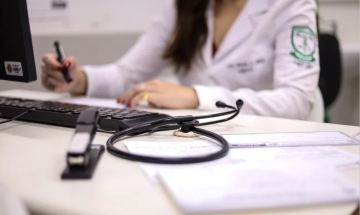 Para reforçar atendimento na rede municipal de saúde, Prefeitura de Maringá credencia novos médicos plantonistas para atuação imediata