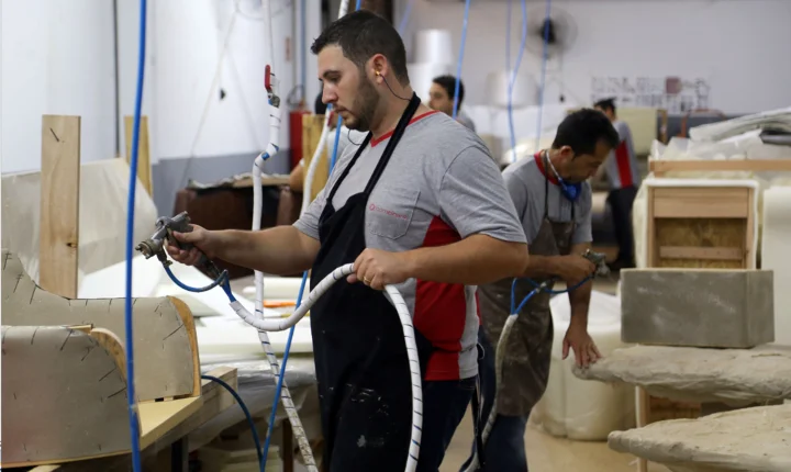 Paraná abre semana com milhares de vagas de empregos nas Agêmcias do Trabalhador