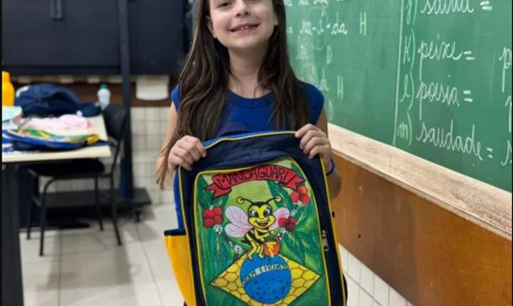 Prefeitura de Mandaguari realiza entrega de mochilas escolares para alunos da rede municipal