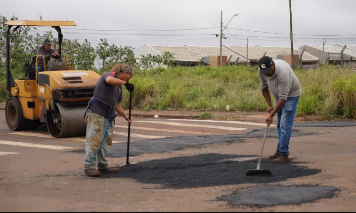 Prefeitura de Sarandi inicia operação tapa-buracos após chuvas intensas