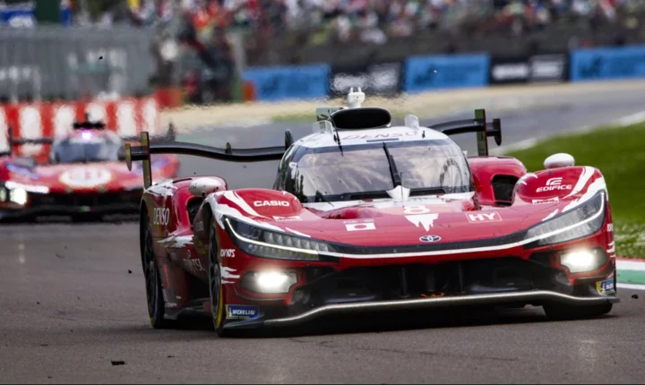 Toyota vence em Imola.