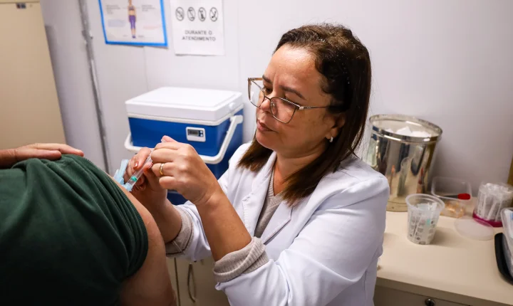 Vacina contra gripe estará disponível para o público geral em Maringá a partir de 29 de junho