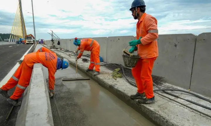 Vagas com carteira assinada: Paraná tem ofertas de trabalho em diversos setores